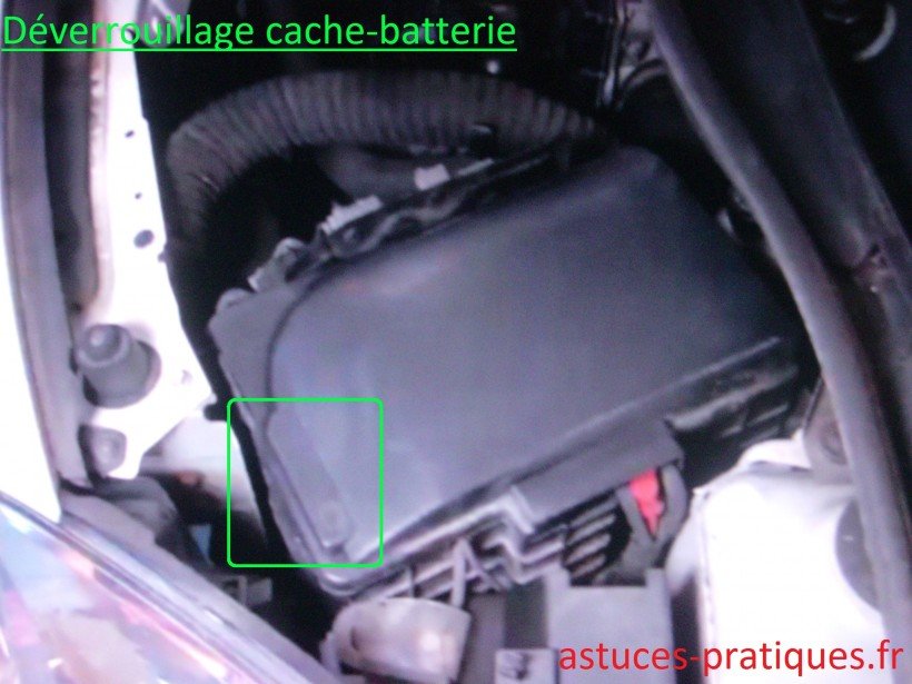 Changer la batterie de démarrage Renault Twingo phase 2 [TUTO]